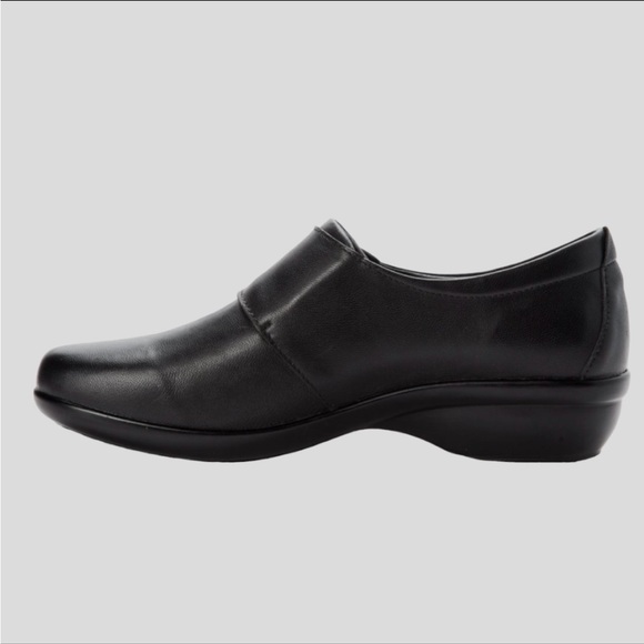 Propet Women's Autumn Shoes - Picture 2 of 12